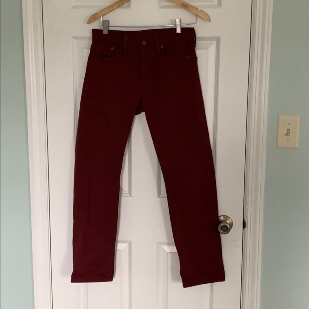513 Levi’s burgundy jeans